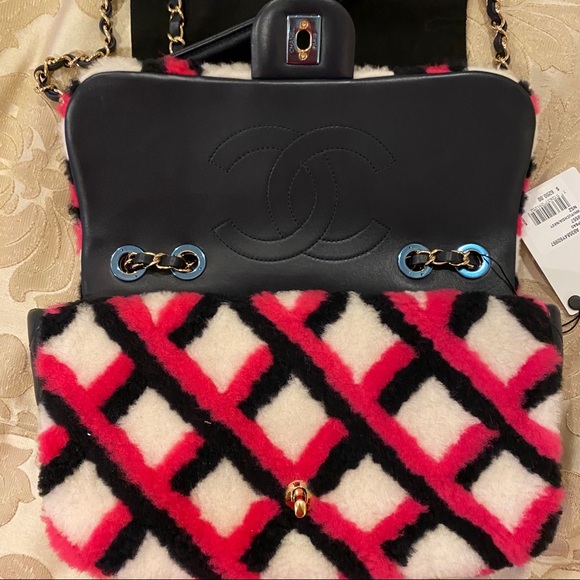NWT CHANEL lambskin shearling medium flap - Picture 3 of 8